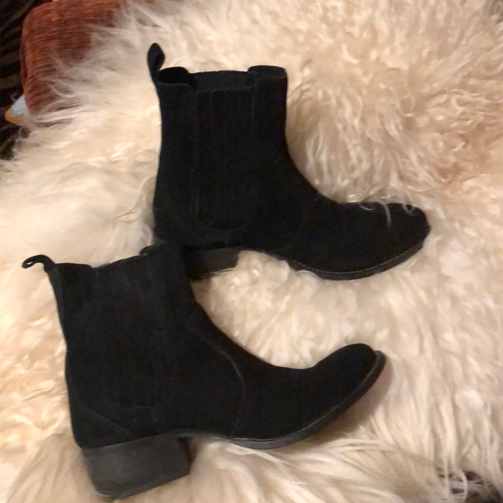 Matisse black suede low healed western bootie